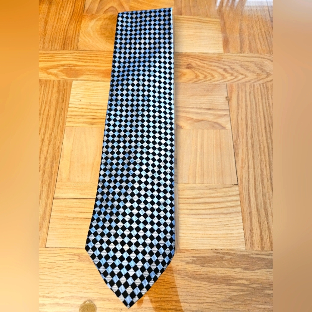 Tommy Hilfiger Black, Gray, Blue Diamond Pattern Tie